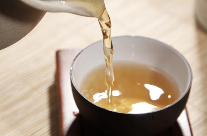 想喝茶養(yǎng)生？南寧美容學校提醒你4個注意事項