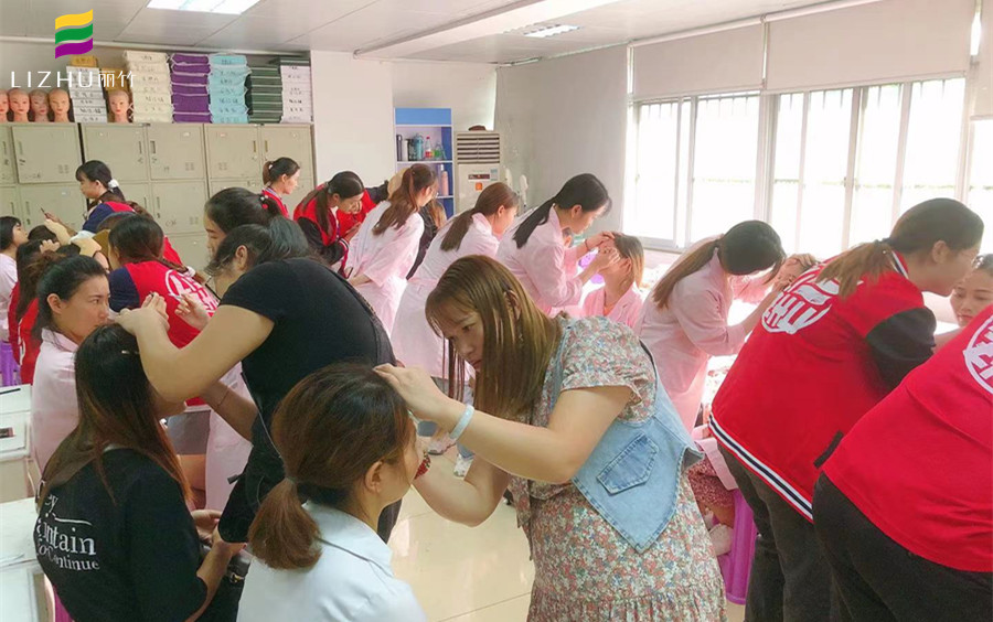 霧眉怎么畫(huà)？南寧學(xué)紋繡的學(xué)校給你教程