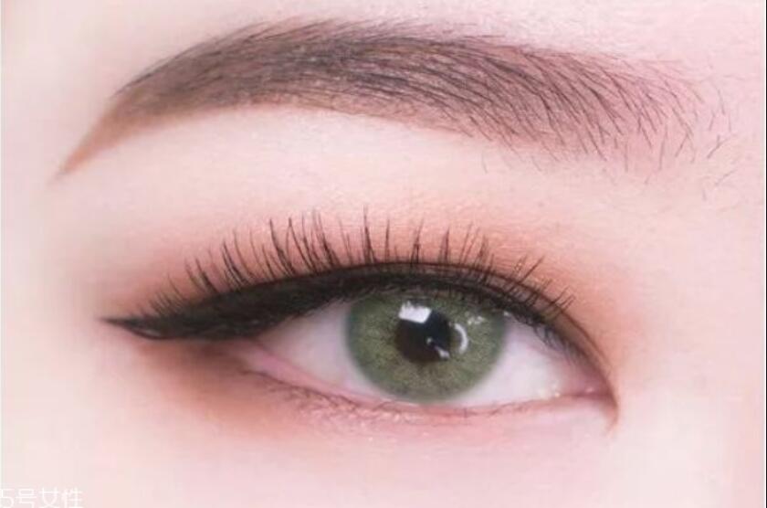 學(xué)腫眼泡內(nèi)雙眼妝教程，看廣西有哪些化妝學(xué)校專業(yè)