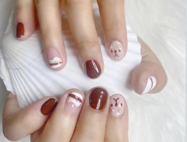 可愛卡通短圓甲作品，南寧美甲培訓機構分享