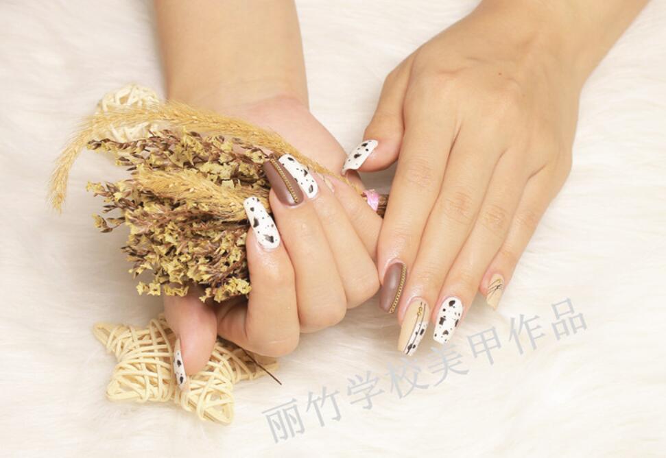 如何擁有閃亮健康的指甲？和南寧美甲培訓(xùn)機(jī)構(gòu)一起學(xué)