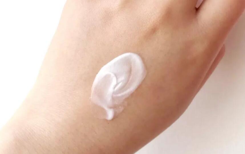 冬季手指開(kāi)裂怎么辦？廣西美容護(hù)膚培訓(xùn)幫你