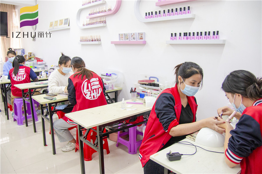 南寧美甲培訓(xùn)學(xué)?；A(chǔ)班升班考核