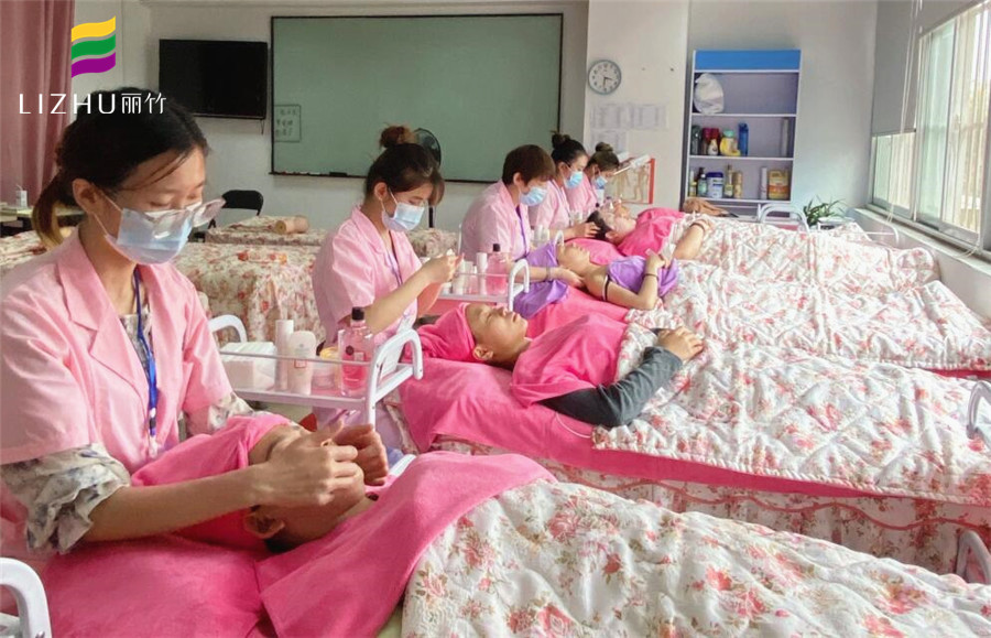 手法按摩操作方法，廣西美容護(hù)膚培訓(xùn)分享