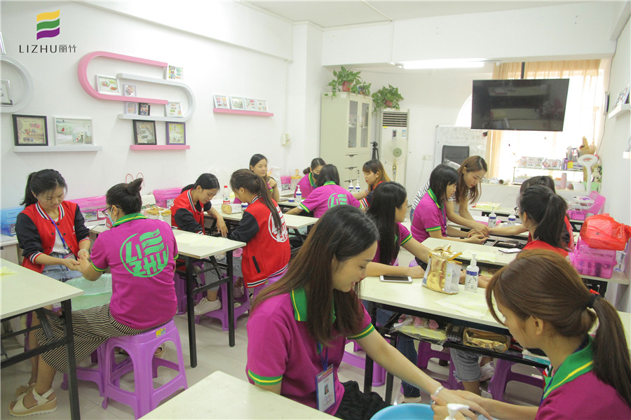 1637830003445985.jpg 1572589183228240.jpg