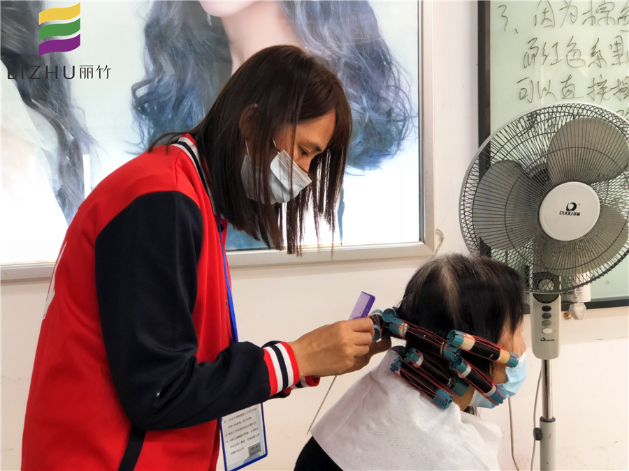 廣西南寧美發(fā)培訓(xùn)學(xué)校分享：燙發(fā)后注意事項