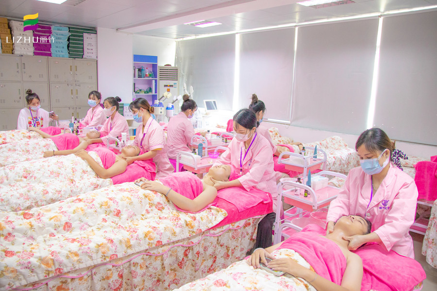 參觀麗竹美容學校課堂，感受廣西美容學校哪家教得好