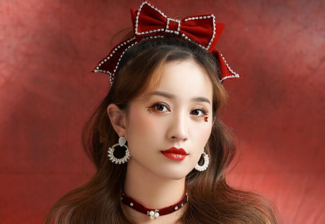 甜美約會妝教程，南寧化妝培訓(xùn)專業(yè)分享