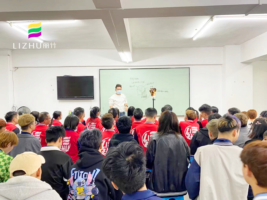 美發(fā)方形堆積注意事項，廣西美發(fā)師培訓(xùn)班課程教授