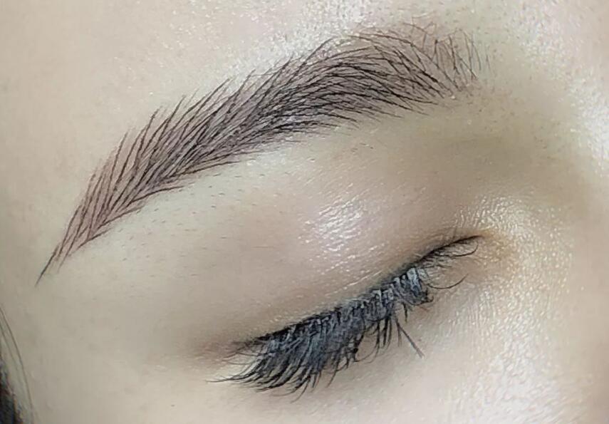 野生眉怎么畫？廣西專業(yè)化妝培訓(xùn)學(xué)校教你