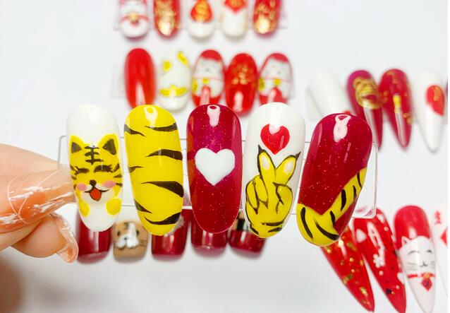 彩繪招財(cái)貓美甲，南寧美甲學(xué)校款式推薦