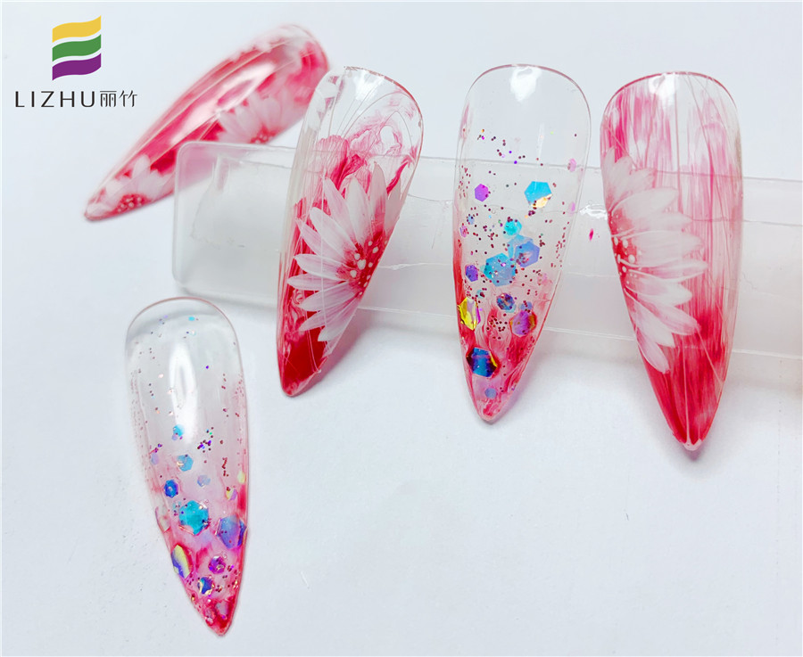 欣賞雛菊新年美甲，告訴你南寧哪里教的美甲受歡迎