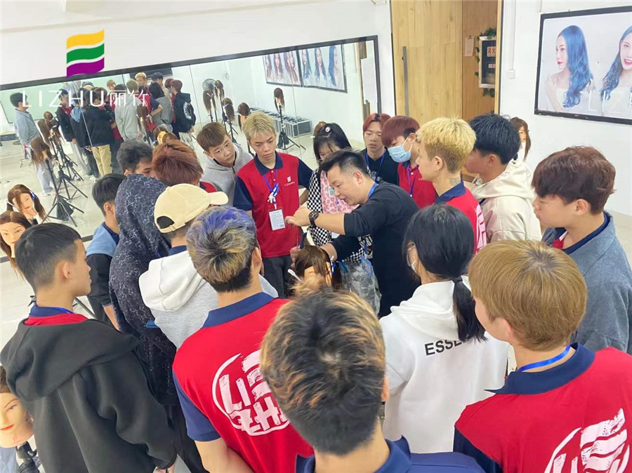 美發(fā)圓形層次修學習，廣西正規(guī)美發(fā)培訓機構學習