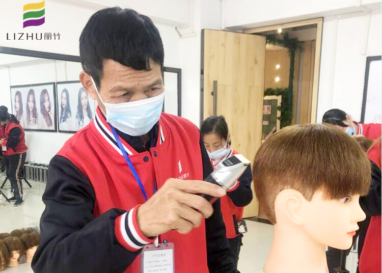 美發(fā)教學：南寧美發(fā)學校哪家有實力？