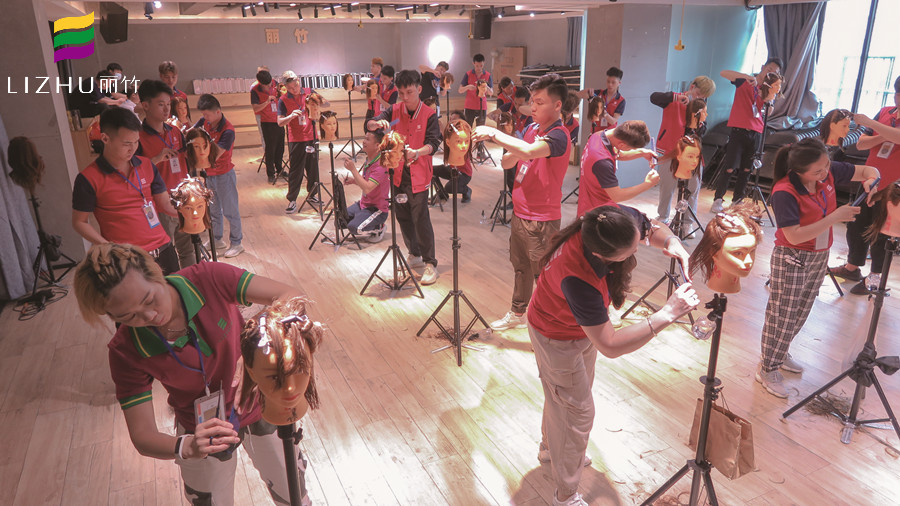 1645672213538388.jpg 美發(fā)2.jpg