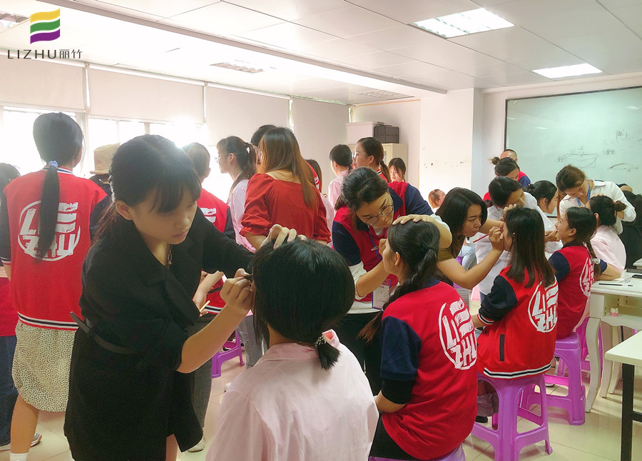 紋繡不同部位能保持多久？南寧專業(yè)紋繡培訓(xùn)學(xué)校為你講解