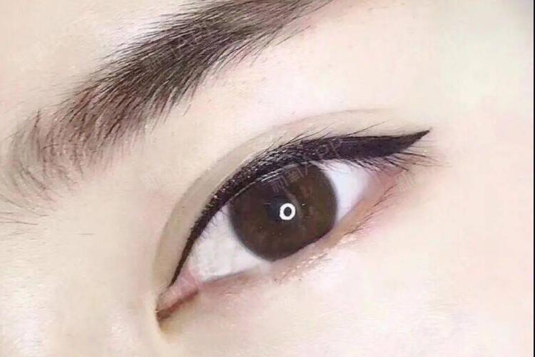 美瞳線技巧，南寧紋繡培訓(xùn)班找到啦