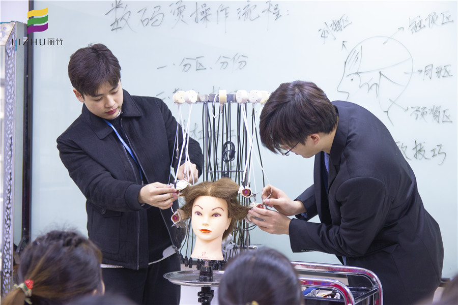 數(shù)碼燙操作流程，學(xué)燙染到麗竹學(xué)校