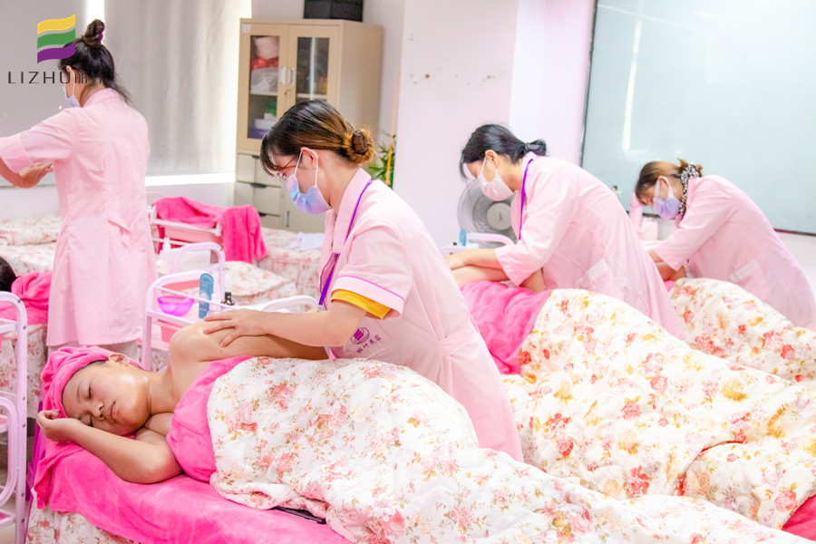 廣西美容學(xué)習(xí)實操：肩頸+肩胛骨+魔灸罐