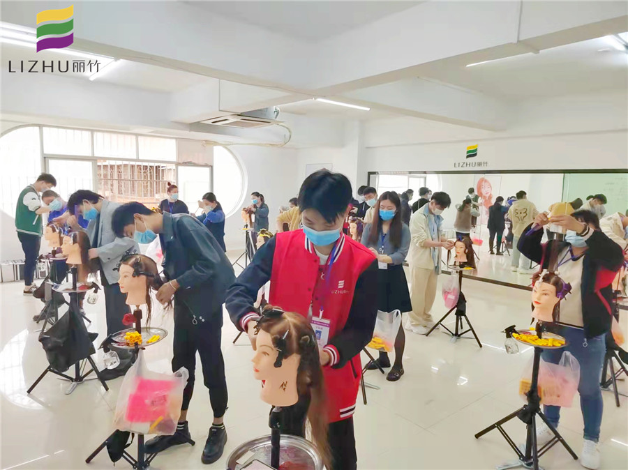 廣西哪家美發(fā)學(xué)校招生多？有圖有真相告訴你