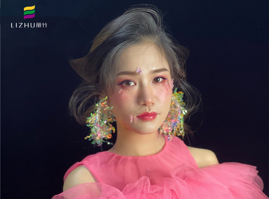 新娘桃花妝造型，告訴你學(xué)新娘妝到哪里學(xué)