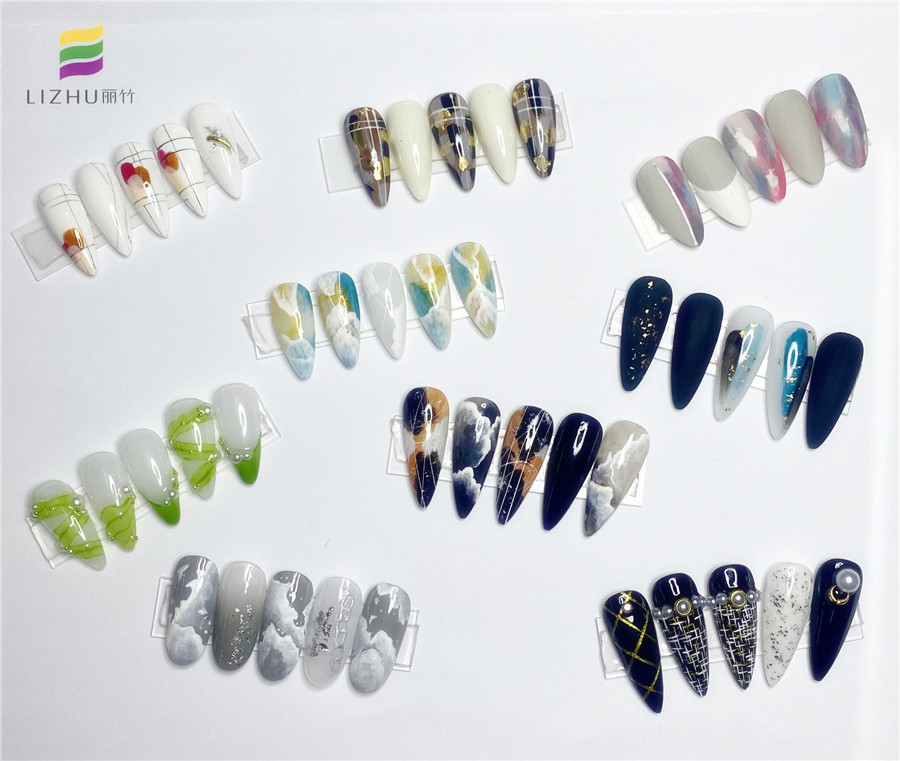 廣西美甲學(xué)校一對(duì)一教學(xué)分享：學(xué)員美甲作品欣賞