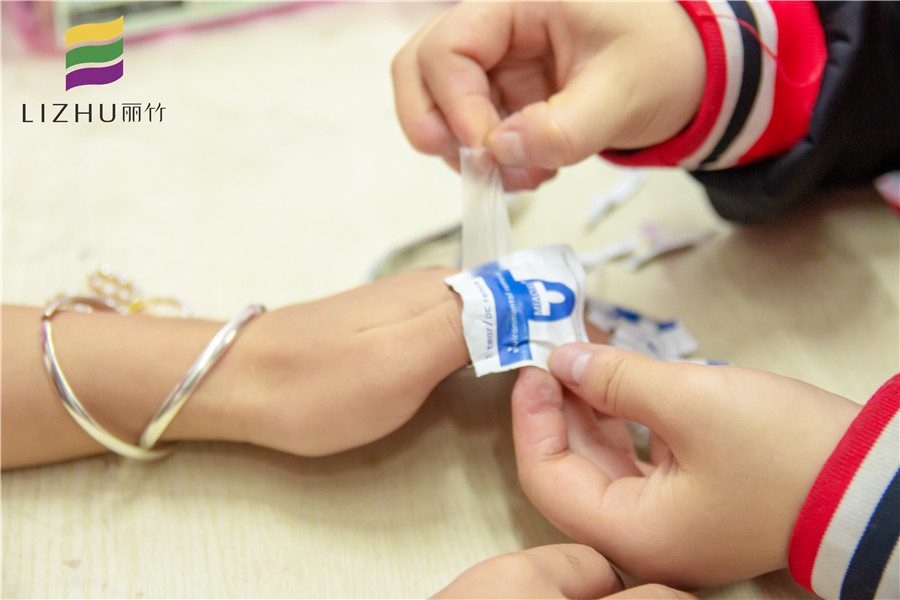 學(xué)美甲理論知識：沒有卸甲水怎么卸指甲油？