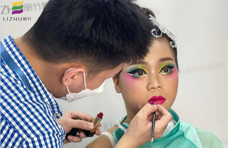 舞臺妝的特點，廣西彩妝培訓機構分享