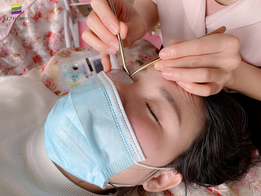 如何選擇合適的美睫款式？廣西紋繡美睫培訓(xùn)有妙招