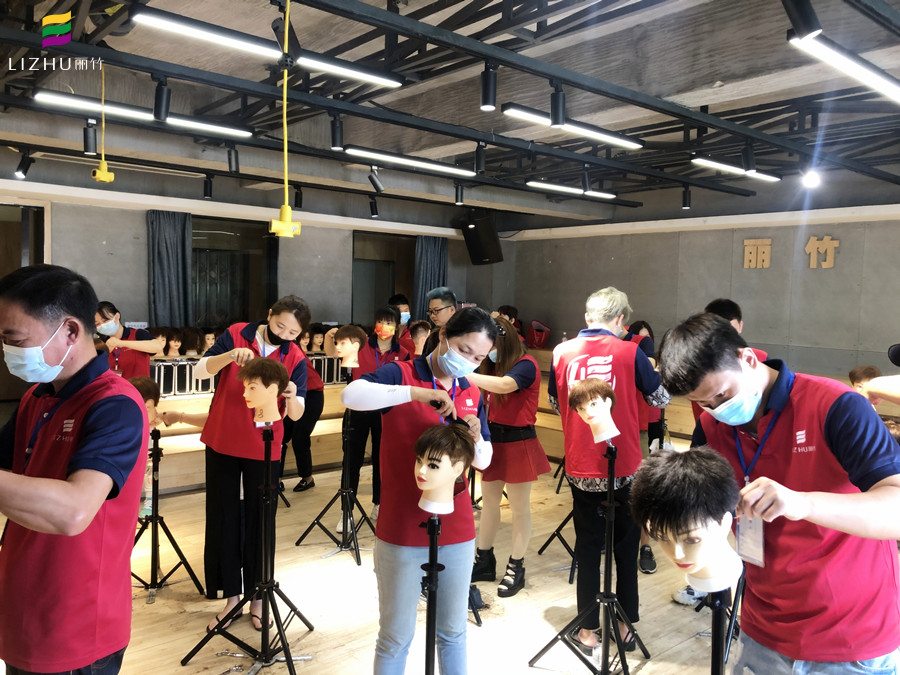 如何快速剪男發(fā)？廣西男士頭發(fā)修剪教程分享