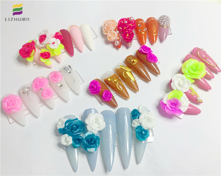 雕花美甲圖片，南寧美甲十大名校學(xué)員作品