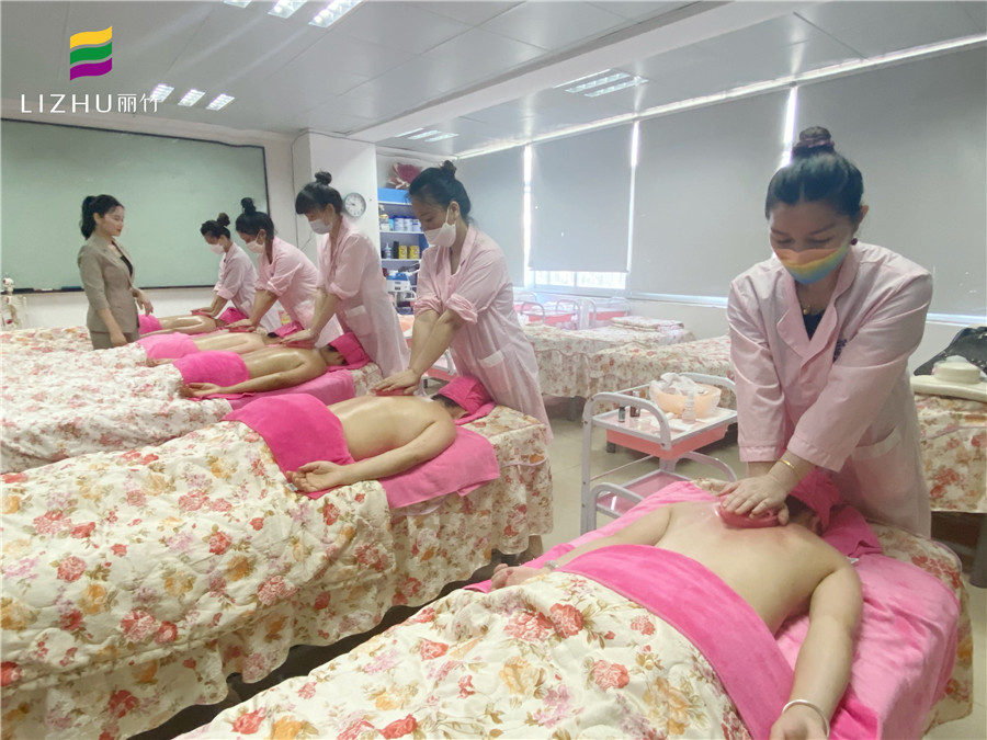 使用經(jīng)絡(luò)刷的注意事項(xiàng)，南寧美容職業(yè)學(xué)校課堂分享