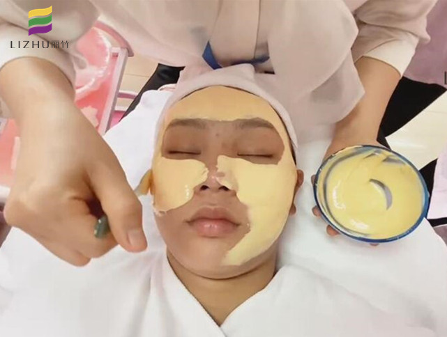 敷軟膜的正確步驟，南寧學(xué)美容洗臉教程