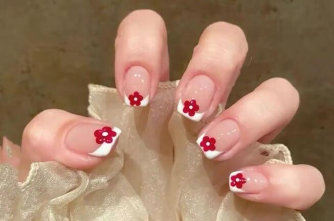 腮紅美甲圖片欣賞，南寧美甲職業(yè)培訓學校推薦