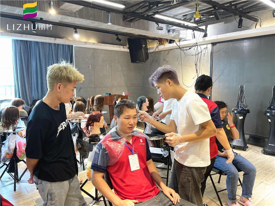 美發(fā)新手燙染技巧，廣西燙染培訓課程