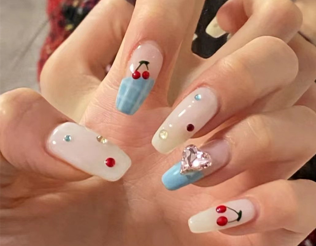 夏日美甲圖片推薦：法式櫻桃美甲