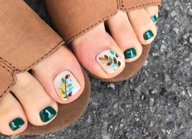 夏日腳部美甲圖片，廣西培訓美甲的學校分享