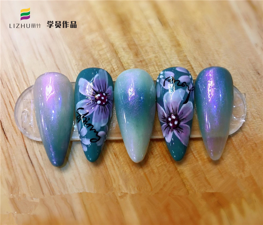 日式花卉美甲圖片，廣西南寧美甲培訓(xùn)學(xué)員作品