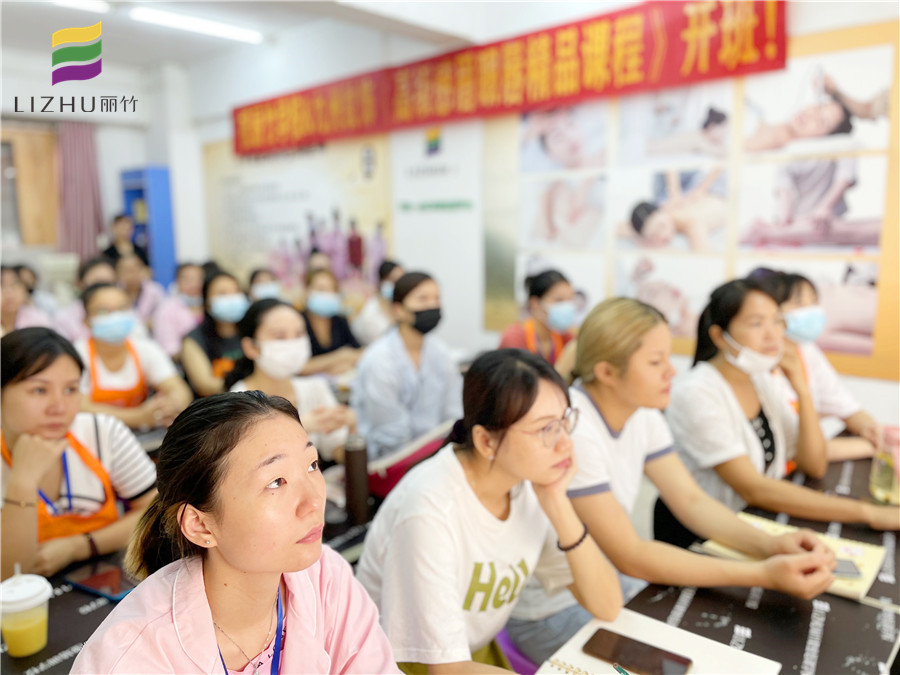 南寧紋繡培訓(xùn)學(xué)?！陡?級(jí)感眉眼唇精品課程》開班