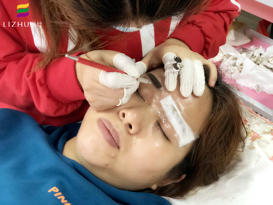 紋眉快速消腫的方法，南寧紋繡眉眼唇培訓(xùn)分享