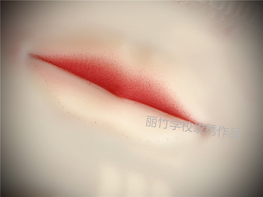 仿皮畫唇技巧 ，廣西培訓(xùn)紋唇專業(yè)課程分析