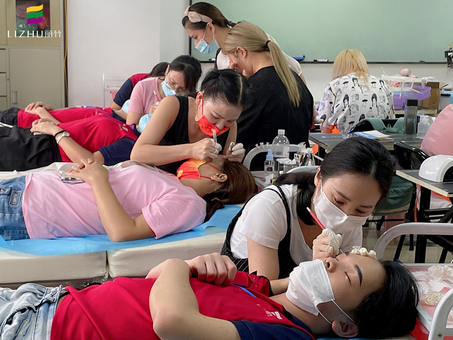 被舒緩膏灼傷處理的方法，廣西紋繡正規(guī)學(xué)校分享建議