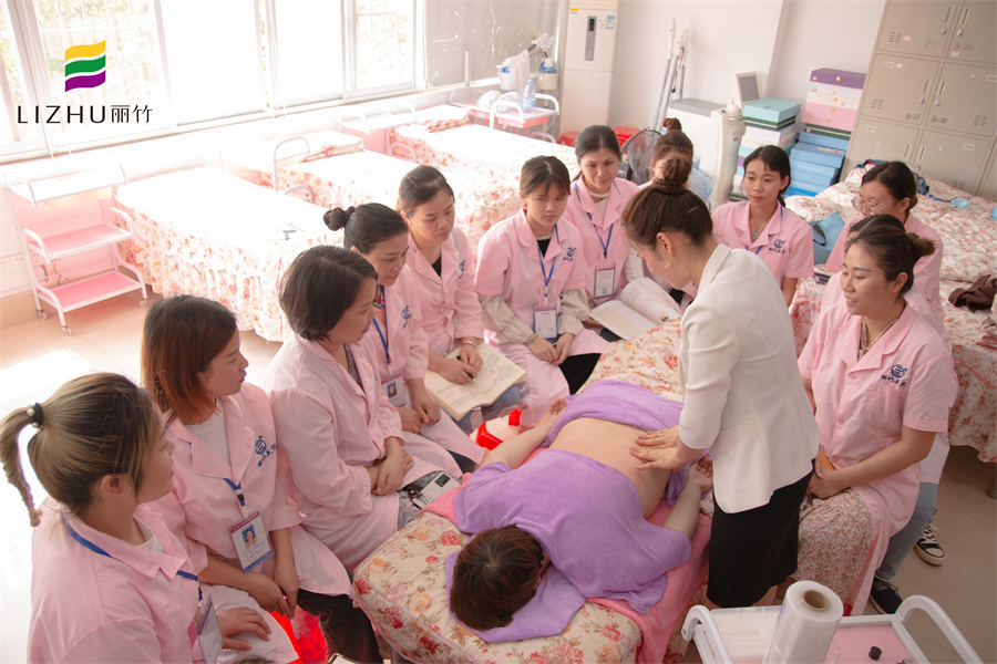 按摩腰部的好處，南寧美容美體養(yǎng)生學(xué)校告訴你