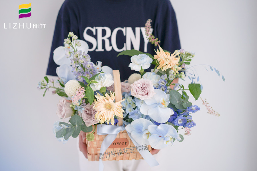 韓式手提花籃，廣西花藝插花學(xué)校作品