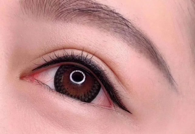 美瞳線暈色處理方法，南寧市紋繡學(xué)校幫找解決方案