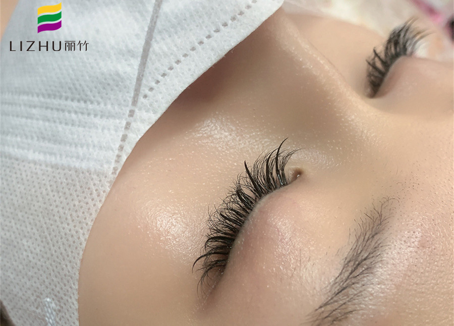 美睫初學(xué)者操作技巧，南寧美睫專業(yè)培訓(xùn)班課程