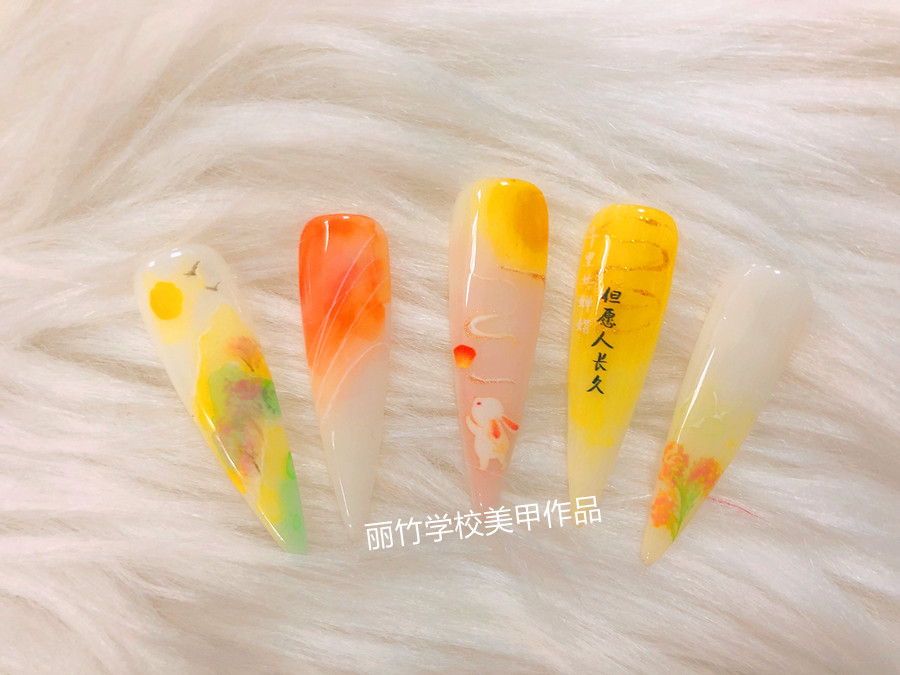 美甲的甲面不亮？南寧麗竹美甲學(xué)校教你處理