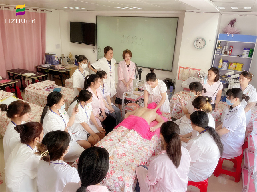 精油開背和拔火罐的好處，身體養(yǎng)生培訓(xùn)課程