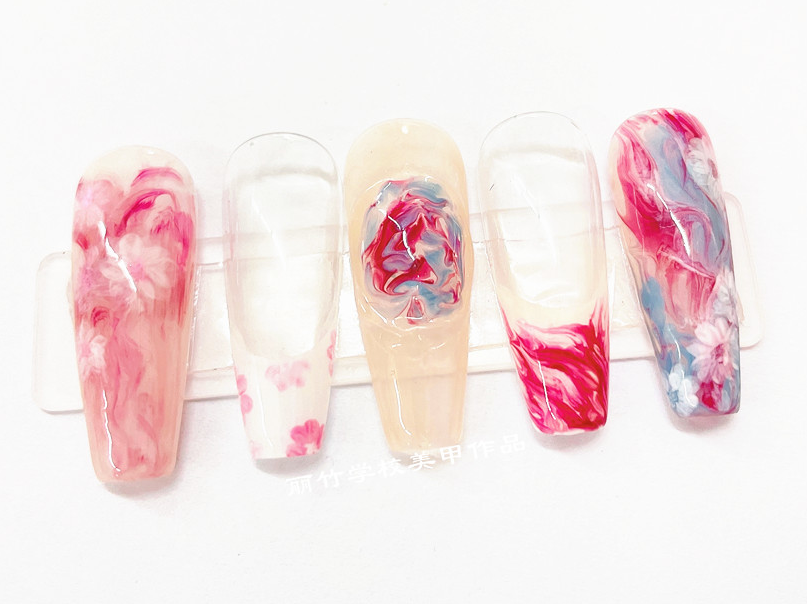 暈染液美甲圖片，廣西南寧美甲師培訓(xùn)作品