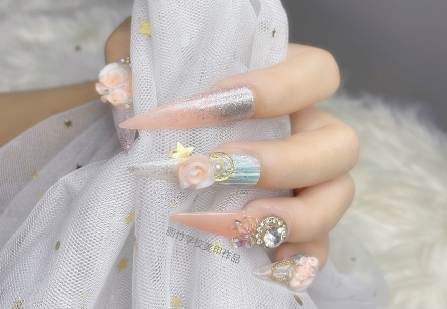 美甲學(xué)什么內(nèi)容？甲油膠和指甲油的區(qū)別